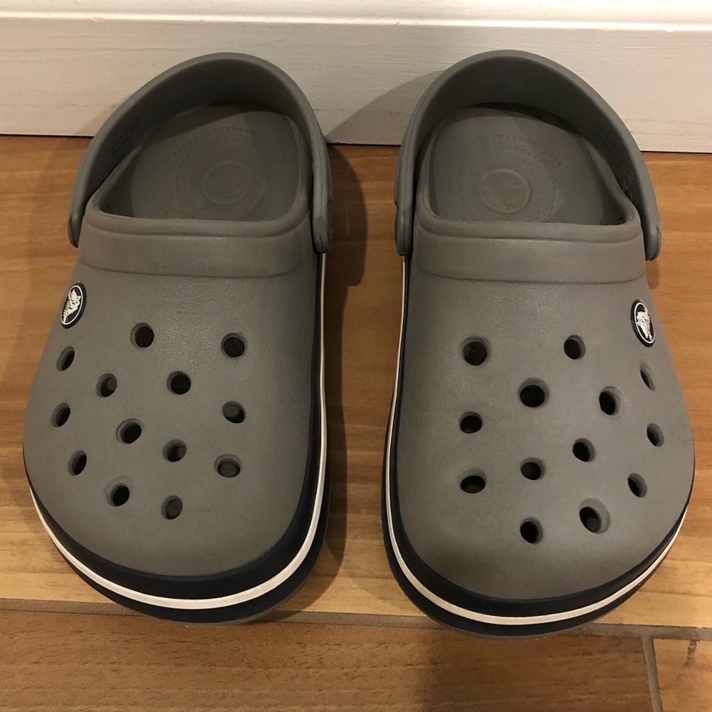 Children’s Crocs size 1